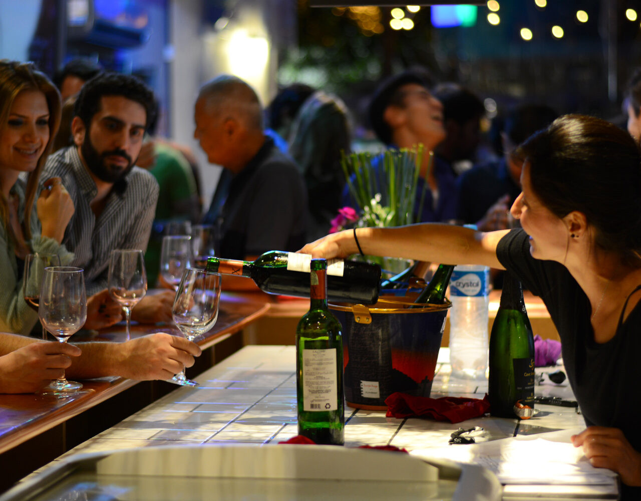 Um bar só de vinhos brasileiros em São Paulo