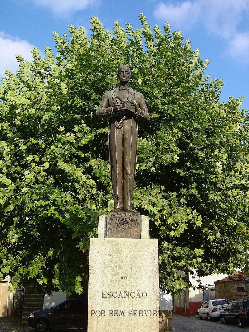 Monumento ao Escanção | Viva o Vinho