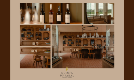 Na Quinta do Paral, uma nova loja onde a arquitectura recebe o vinho e dá as boas-vindas ao enoturismo